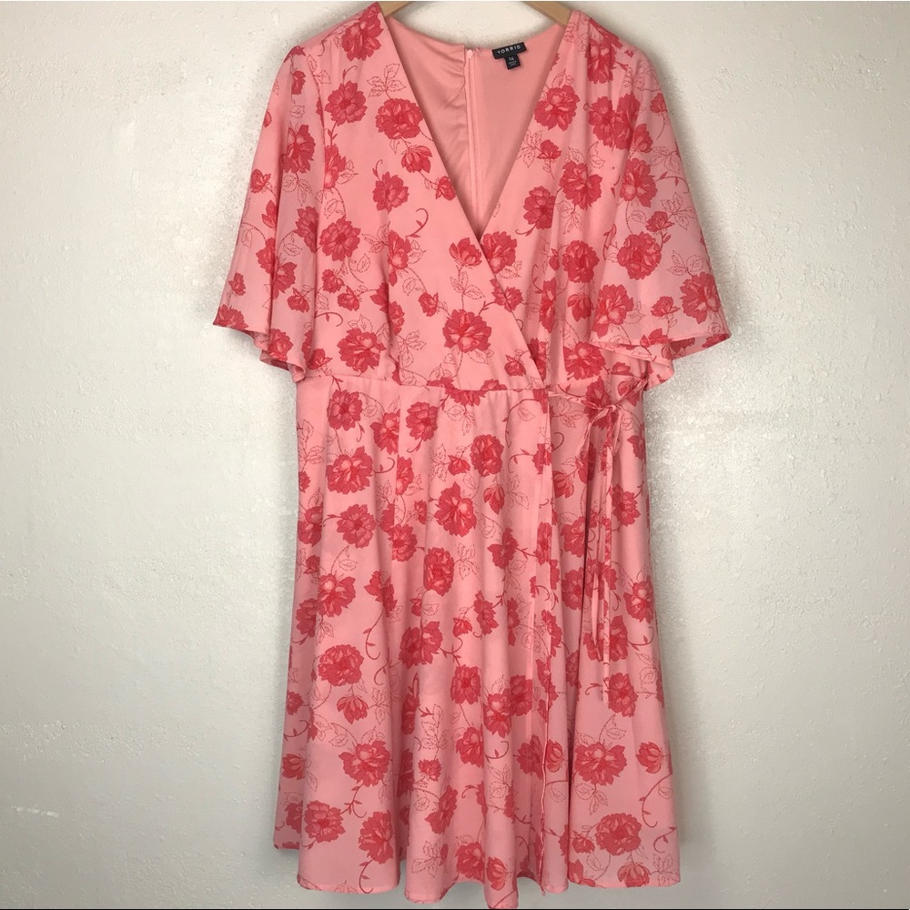 Torrid Size 14 Coral Pink Floral Print Faux Wrap